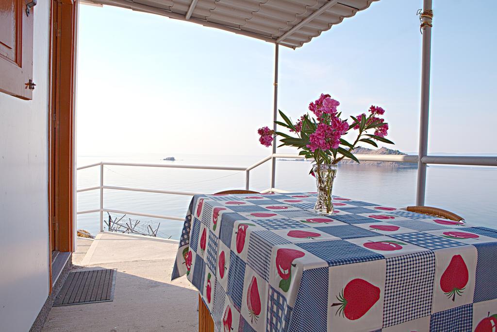 Anaxos Hill Aparthotel Exterior photo