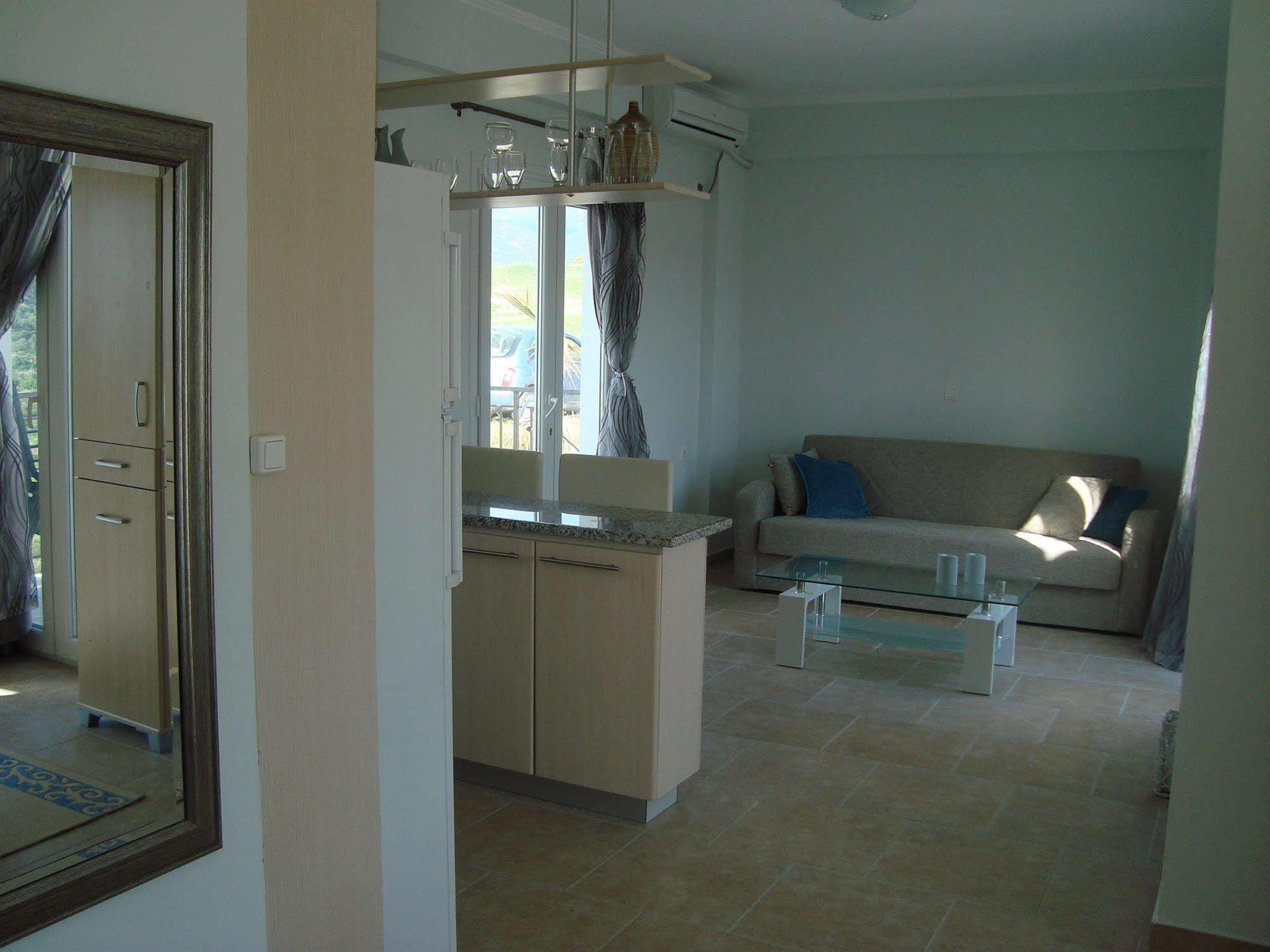 Anaxos Hill Aparthotel Exterior photo